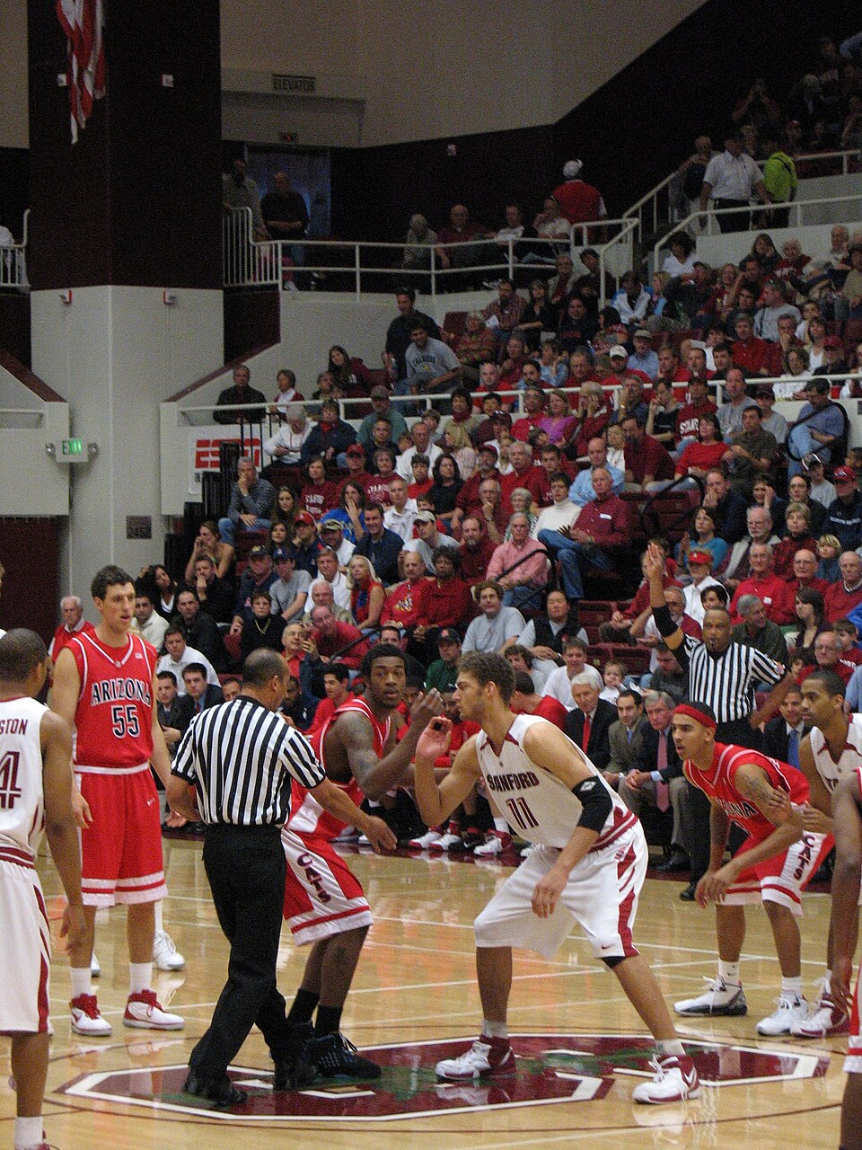 Arizona Wildcats basketball tip-off at Stanford arena