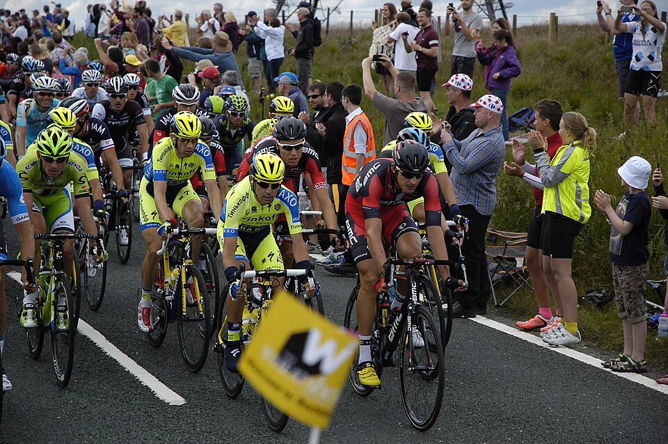 Tour de France 2014 peloton riding near Littleborough